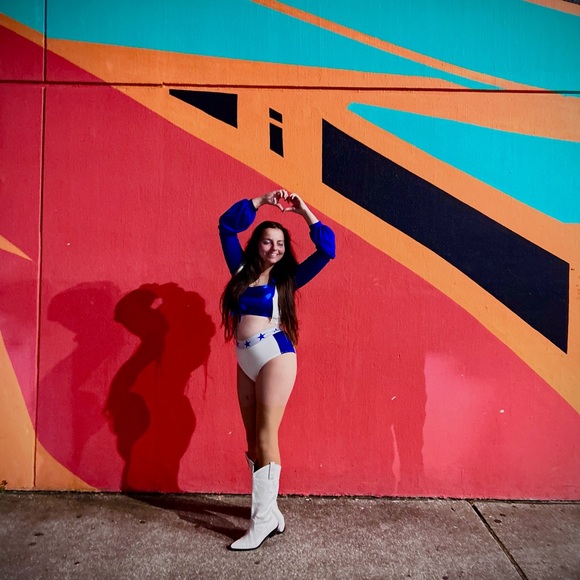 Dallas Cowboys Cheerleader costume size medium with Pom Poms - Picture 2 of 3